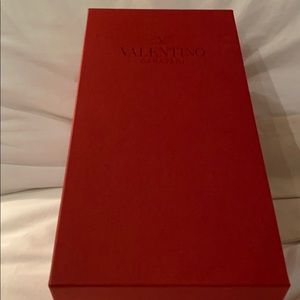 Valentino shoebox &dust bag